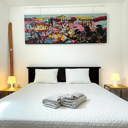 Art_booking . . . By Benoit_b Duingt